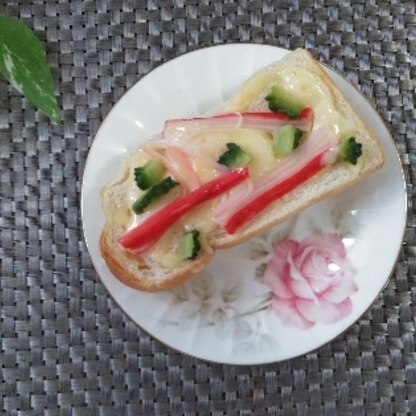 暑くて水分ばかり摂っちゃうね！調理パンでがっつり食べられ栄養満点だね～♪朝からほっこり美味しかったです❤️